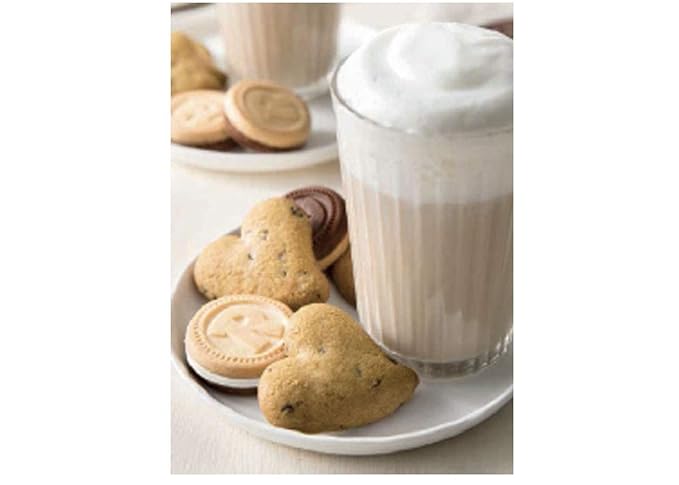 Mulino Bianco Cuoricini Cookies with Chocolate Chips | Heart-Shaped Italian Biscuits | No Palm Oil | Product of Italy | 7.05 Oz (200 g)