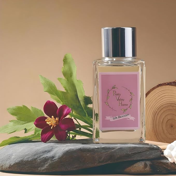 Reed Diffuser Set, Pretty Valley Home Mini Gypsum Flower Fragrance Diffuser Lavender 1.01 fl oz (30 ml), Home Fragrance Reed Diffuser for Bathroom Office Living Room Dining Table Decor (SILK BLOMSSON)