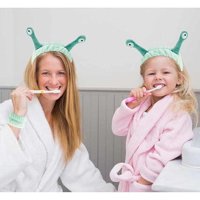 VELSCRUN Spa Headband, Makeup Face Wash Skincare Headbands, 5 Pcs Sponge Get Ready Snail Hairband Facial Wristband Hair Clip Set, Stuff for Teen Girls Women Trendy Hair Accessories Light Green