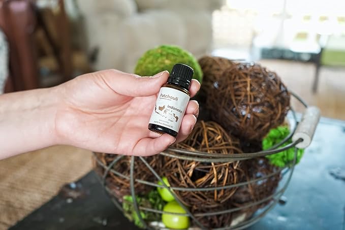 Dark Patchouli Essential Oil - Direct from Java Indonesia Natural Repellent Aceite de Pachulí - Aromatherapy and Premium Therapeutic Grade - Ideal for Body & Candle-Making (8oz)