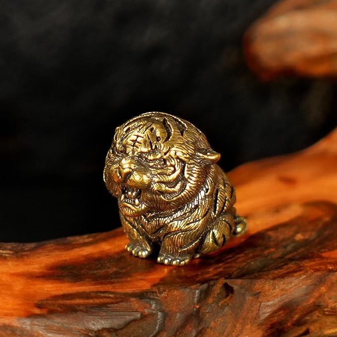 CHOVY 100% Solid Brass Baby Tiger Statue - Handcrafted Retro Animal Sculpture, Cute Desk & Shelf Decor for Living Room or Office, Unique Collectible Art Gift for Tiger Lovers & Wildlife Enthusiasts