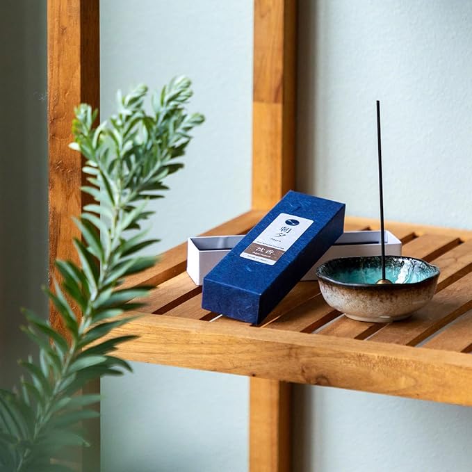 Asayu Japan Natural Low Smoke Agarwood Incense Sticks, Sample Size Japanese Incense for Evening Relaxation, Yoga, Meditation. Smokeless Incense with Less Irritation and Non-Toxic