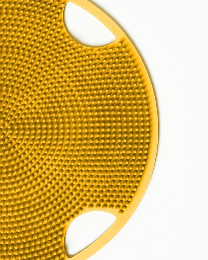 Boie USA Flat Body Scrubber - Hygienic, Exfoliating Loofah Alternative - Feels Like Silicone Scrubber Gentle on Sensitive Skin, Hypoallergenic, BPA- & Latex-Free, Made in The USA (Neon Orange)