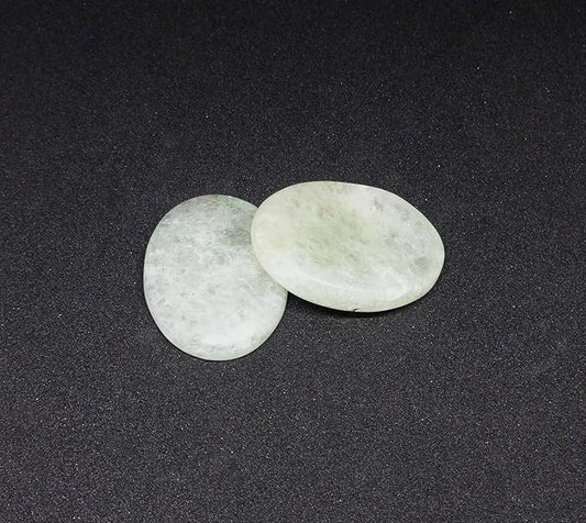 L PEDRA & CRYSTAL Worry Stone A Handheld Comfort to Ease Stress, Enhance Focus, and Promote Inner Peace (Green Quartz Worry Stone)
