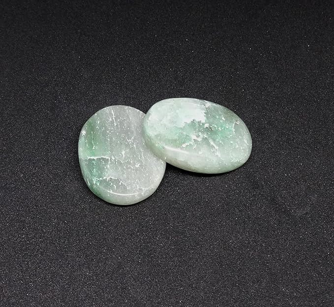 L PEDRA & CRYSTAL Worry Stone A Handheld Comfort to Ease Stress, Enhance Focus, and Promote Inner Peace (Green Aventurine Worry Stone)