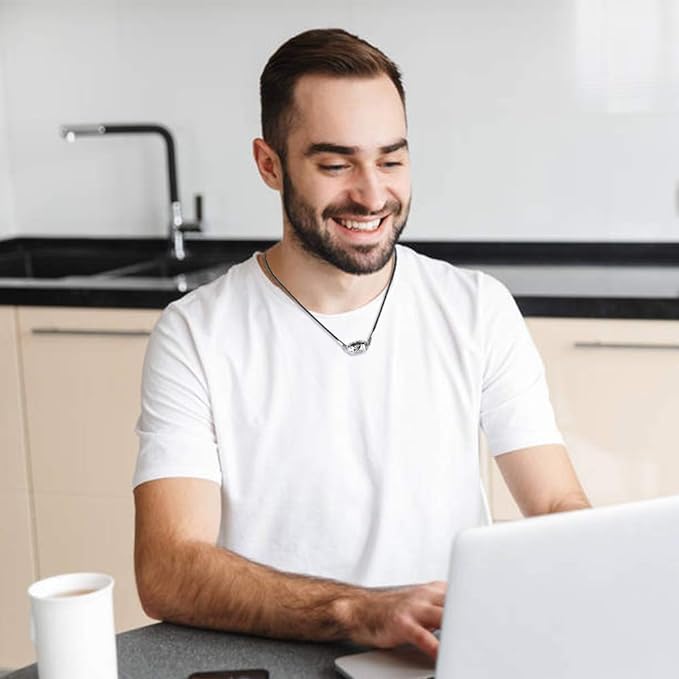 Aromatherapy Essential Oil Diffuser Necklace 316L Stainless Steel Adjustable Pendulum Pattern Aroma Necklace with 4PCS Refill Sticks, Retro Hollow Design Relaxation Necklaces Gifts