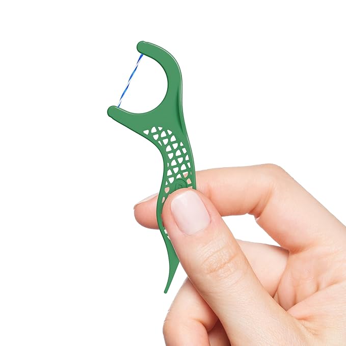 GUM Twisted Mint Floss Picks - Twisted Threads, Shred-Resistant Floss, Easy Grip Handle, 150 Count (Pack of 4)