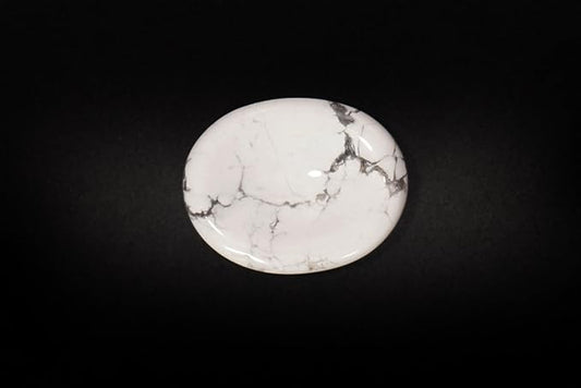 L PEDRA & CRYSTAL Worry Stone A Handheld Comfort to Ease Stress, Enhance Focus, and Promote Inner Peace (Howlite Worry Stone)