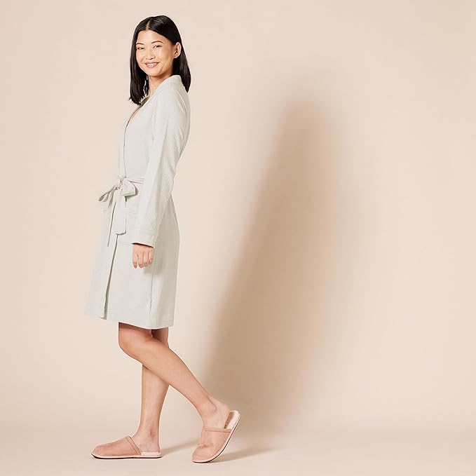 Amazon Essentials Women's Lightweight Waffle Mid-Length Robe (Available in Plus Size)