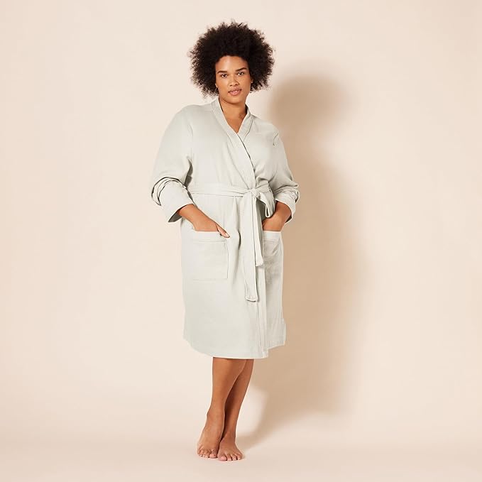 Amazon Essentials Women's Lightweight Waffle Mid-Length Robe (Available in Plus Size)