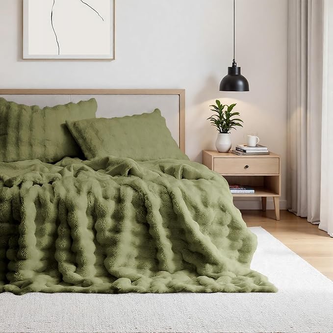 Lotus Karen Faux Fur Throw Blanket Dark Green - 800 GSM Bubble Rabbit Fluff Blanket for Couch Bed Sofa,Softest Fluffy Fuzzy Cozy Blanket,Thick Furry Plush Shaggy Warm Blankets for Women,50x60 Inches