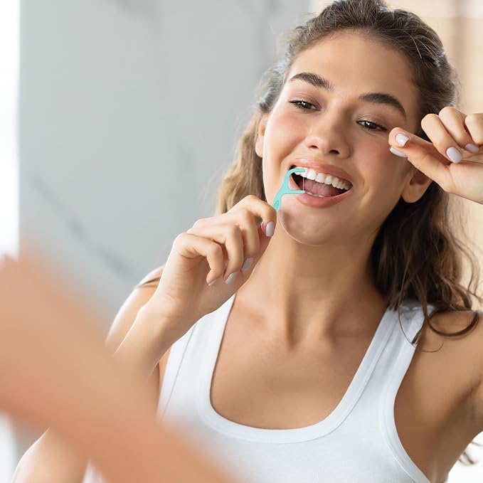 RAZOKO Dental Floss Picks Extra Strong Flosser Pick Toothpicks Fresh Mint 200 Count