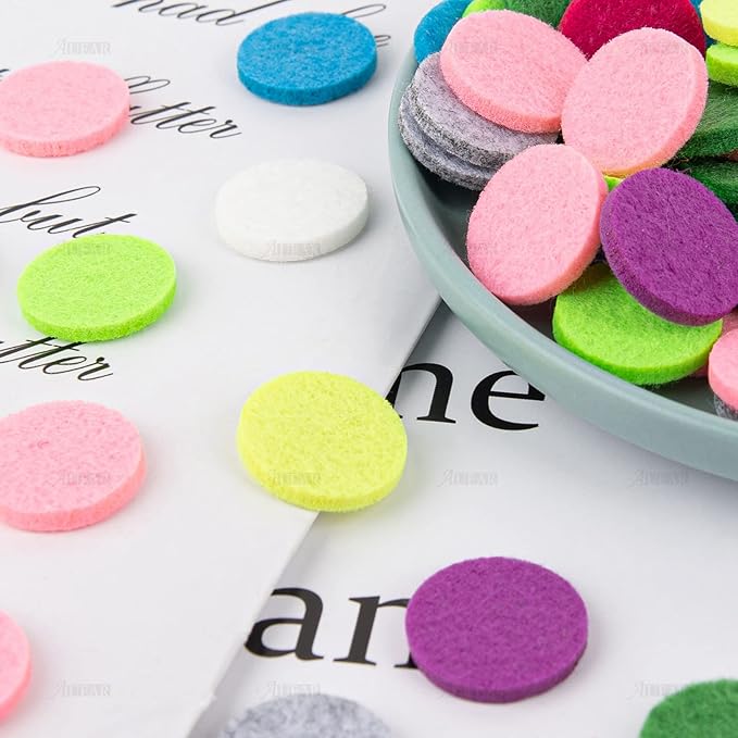 AUEAR, 100 Pack Replacement Felt Pads Round Essential Oil Diffuser Locket Necklace Refill for Bracelet Car Vent Clip 0.87 inch