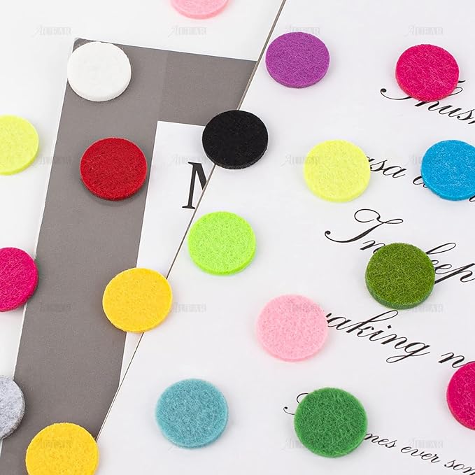 AUEAR, 100 Pack Replacement Felt Pads Round Essential Oil Diffuser Locket Necklace Refill for Bracelet Car Vent Clip 0.87 inch