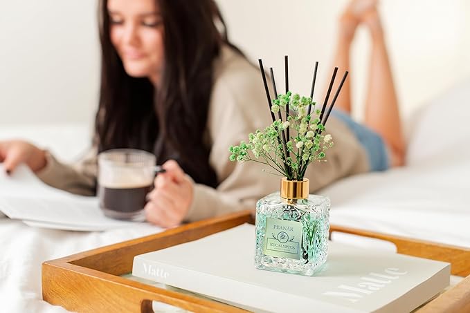 Reed Diffuser Set - Eucalyptus Mint Oil, Oil Diffuser Sticks, Bathroom Diffuser, Bathroom Decor, 200ml with Preserved Flowers - PEANÄK