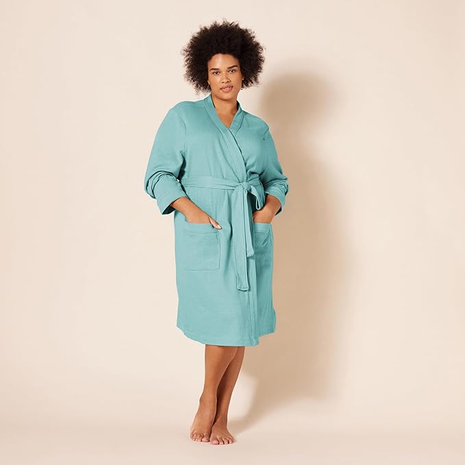 Amazon Essentials Women's Lightweight Waffle Mid-Length Robe (Available in Plus Size)
