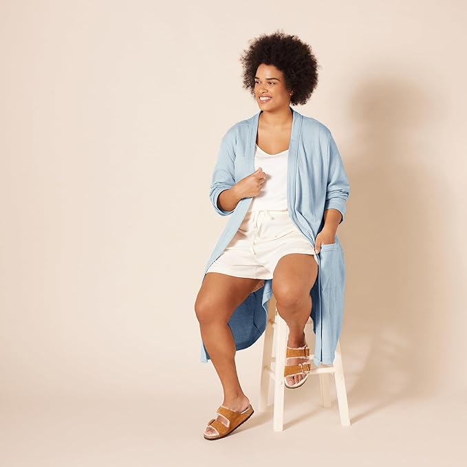 Amazon Essentials Women's Lightweight Waffle Mid-Length Robe (Available in Plus Size)