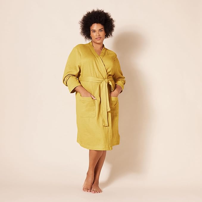 Amazon Essentials Women's Lightweight Waffle Mid-Length Robe (Available in Plus Size)