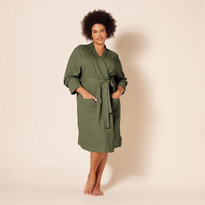 Amazon Essentials Women's Lightweight Waffle Mid-Length Robe (Available in Plus Size)