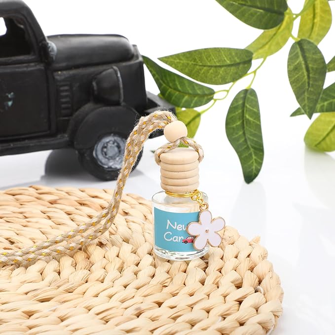 2 Sets Hanging Car Air Freshener and Essential Oil Diffuser, Car Air Freshener Daisy Essential Oil Diffuser Long Lasting Automobile Aromatherapy(White,New Car)