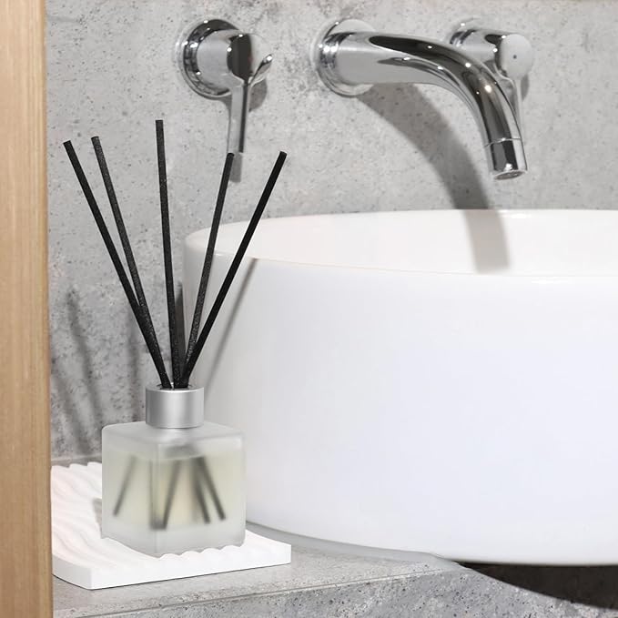 Reed Diffuser, Sea Salt & Green Tea Scented Oils, 100ml Air Freshener Essential Oil Set with Diffuser Sticks, Long Lasting Home Fragrance for Bedroom Office Shelf Bathroom Decor (2-Pack)