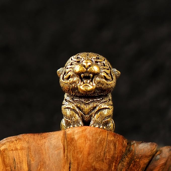 CHOVY 100% Solid Brass Baby Tiger Statue - Handcrafted Retro Animal Sculpture, Cute Desk & Shelf Decor for Living Room or Office, Unique Collectible Art Gift for Tiger Lovers & Wildlife Enthusiasts
