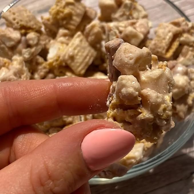 Chunk Nibbles Apple Cinnamon Snack Clusters - Award-Winning Blend with Real Apples, Pretzels & Corn Squares - Cozy Fall Flavor, Handcrafted - Gourmet Treat - 4.25oz Resealable Pouch (3 Pack)