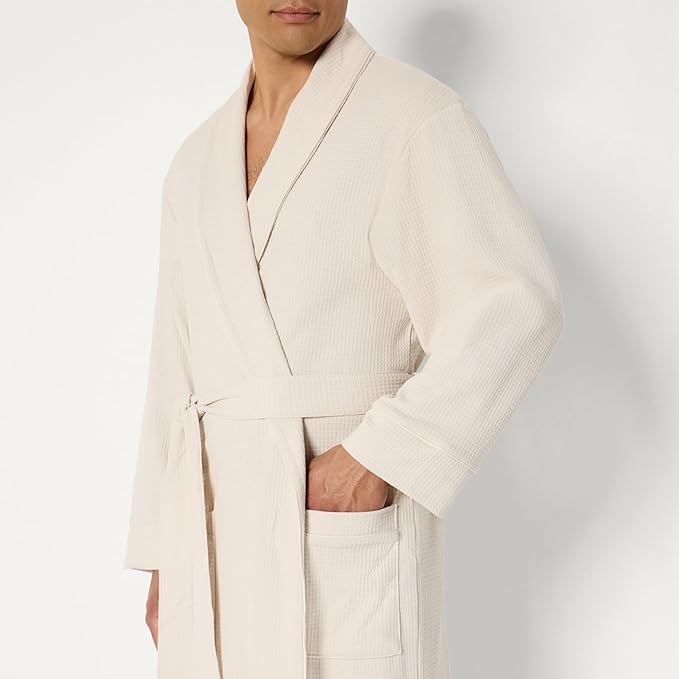 Amazon Essentials Men's Lightweight Waffle Bathrobe (Available in Big & Tall)