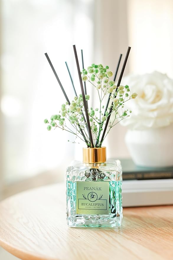 Reed Diffuser Set - Eucalyptus Mint Oil, Oil Diffuser Sticks, Bathroom Diffuser, Bathroom Decor, 200ml with Preserved Flowers - PEANÄK