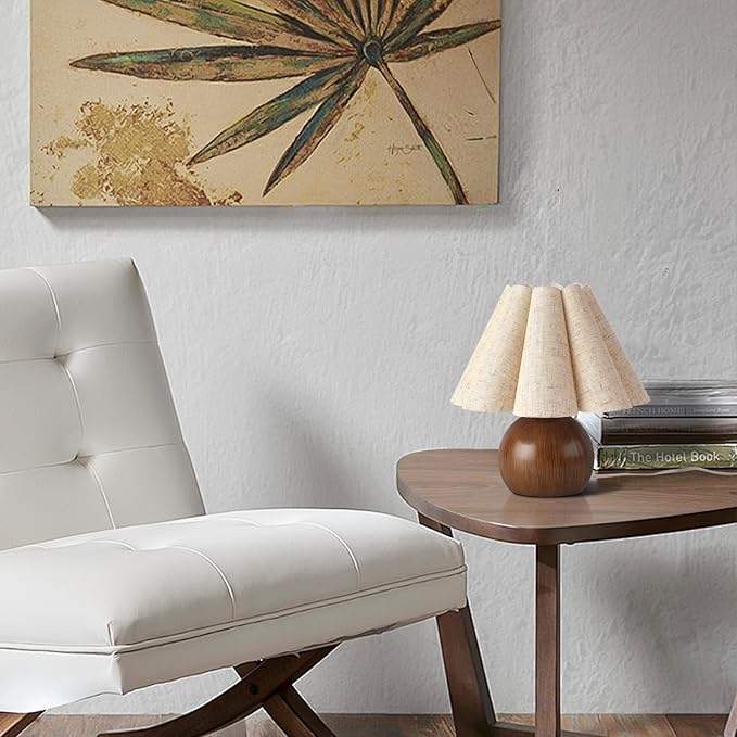 Farmhouse Cute Small Table Lamp, Wood Grain Vintage Table Lamps for Bedroom Nightstand, Cute Mini Bedside Small Table Lamps for Small Spaces with Scalloped Shade for Kitchen Counter, Bookshelf