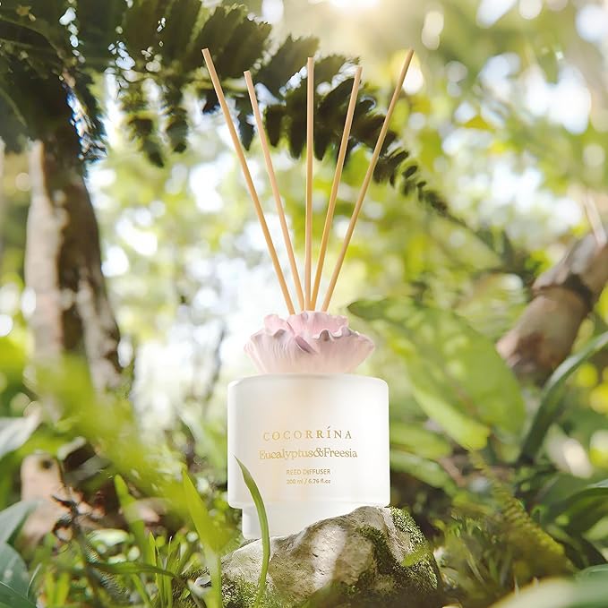 COCORRÍNA Gypsum Flower Reed Diffuser Set for Bathroom Décor – Eucalyptus & Freesia Scent, 6.76 oz with Sticks & Oil – Home Fragrance for Bathroom & Living Space