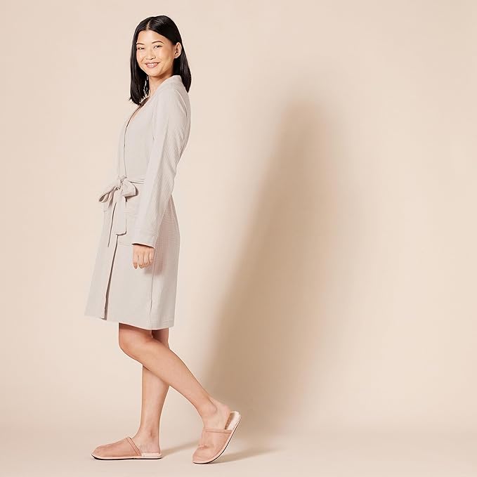 Amazon Essentials Women's Lightweight Waffle Mid-Length Robe (Available in Plus Size)