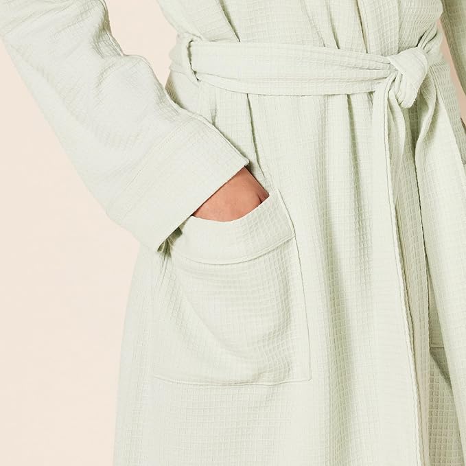 Amazon Essentials Women's Lightweight Waffle Mid-Length Robe (Available in Plus Size)