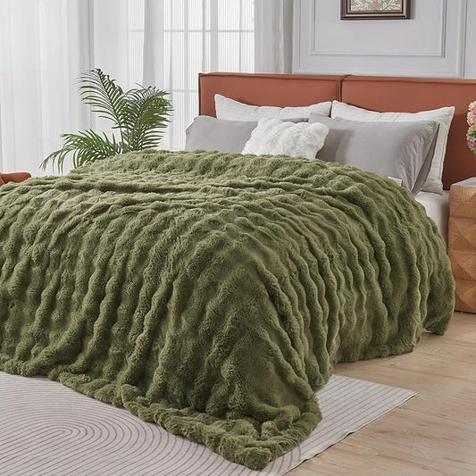Lotus Karen Faux Fur Throw Blanket Dark Green - 800 GSM Bubble Rabbit Fluff Blanket for Couch Bed Sofa,Softest Fluffy Fuzzy Cozy Blanket,Thick Furry Plush Shaggy Warm Blankets for Women,90x90 Inches