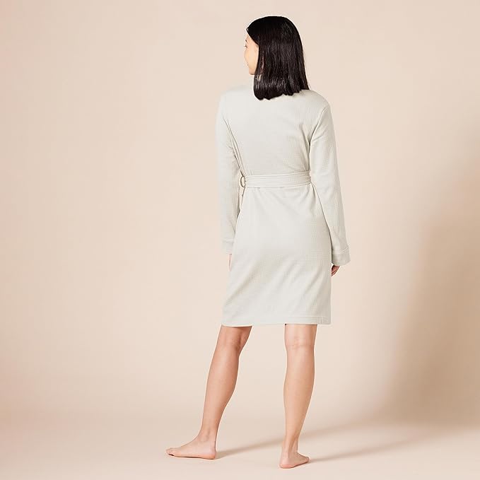 Amazon Essentials Women's Lightweight Waffle Mid-Length Robe (Available in Plus Size)