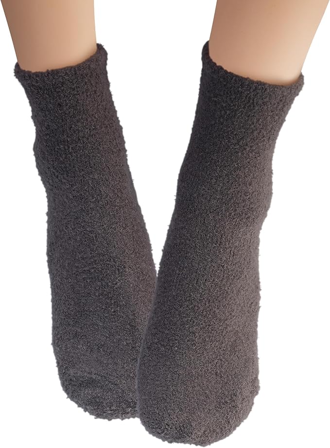 Earth Therapeutics Aloe Socks – Infused w/Aloe Vera & Vitamin E – Helps Dry Feet, Cracked Heels, Calluses – Use with Lotion – Grey/Confetti (2 Pairs)