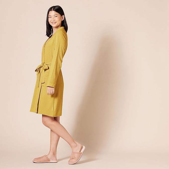 Amazon Essentials Women's Lightweight Waffle Mid-Length Robe (Available in Plus Size)