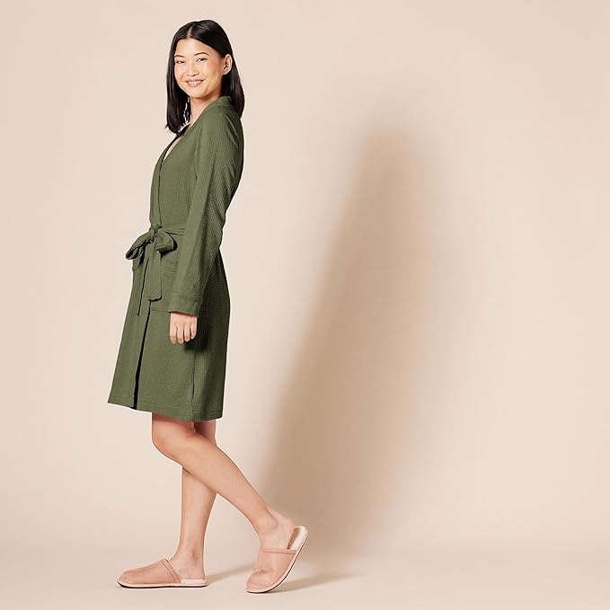 Amazon Essentials Women's Lightweight Waffle Mid-Length Robe (Available in Plus Size)