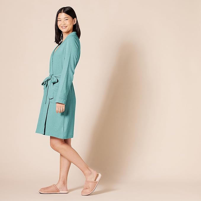 Amazon Essentials Women's Lightweight Waffle Mid-Length Robe (Available in Plus Size)