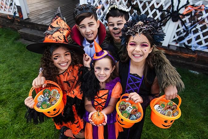 Fruidles Halloween Tricky Treat Master Bag, Trick-Or-Treat Party Bag Fillers, Individually Wrapped in Design Foils, Kosher Certified (2 Pounds) - Multicolor