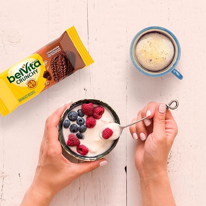 belVita Breakfast Bars Biscuits, Chocolate, 30 Total Packs, 6 Boxes (4 Biscuits Per Pack)