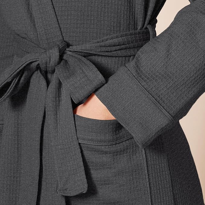 Amazon Essentials Women's Lightweight Waffle Mid-Length Robe (Available in Plus Size)