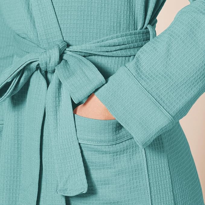Amazon Essentials Women's Lightweight Waffle Mid-Length Robe (Available in Plus Size)