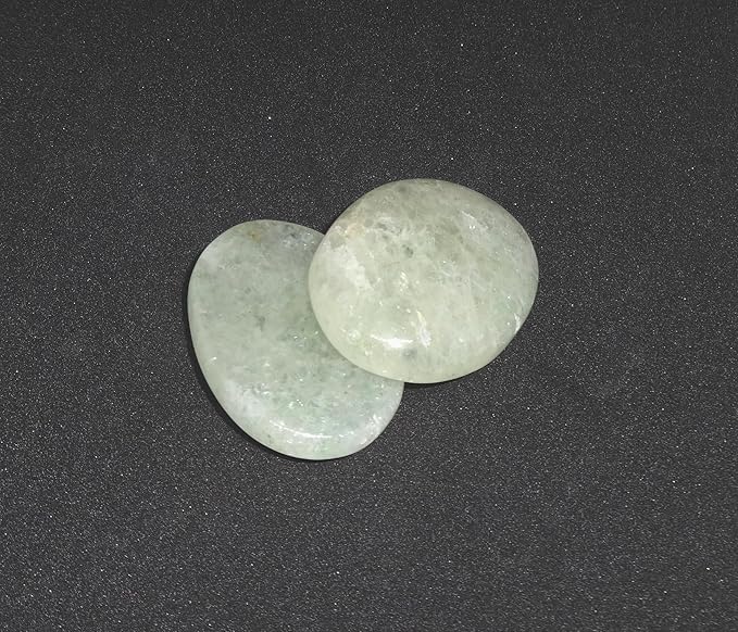 L PEDRA & CRYSTAL Worry Stone A Handheld Comfort to Ease Stress, Enhance Focus, and Promote Inner Peace (Green Quartz Worry Stone)