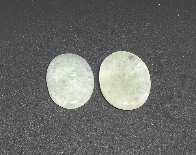 L PEDRA & CRYSTAL Worry Stone A Handheld Comfort to Ease Stress, Enhance Focus, and Promote Inner Peace (Green Quartz Worry Stone)