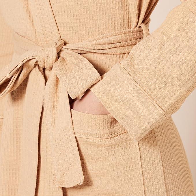 Amazon Essentials Women's Lightweight Waffle Mid-Length Robe (Available in Plus Size)
