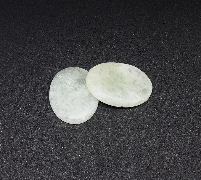 L PEDRA & CRYSTAL Worry Stone A Handheld Comfort to Ease Stress, Enhance Focus, and Promote Inner Peace (Green Quartz Worry Stone)