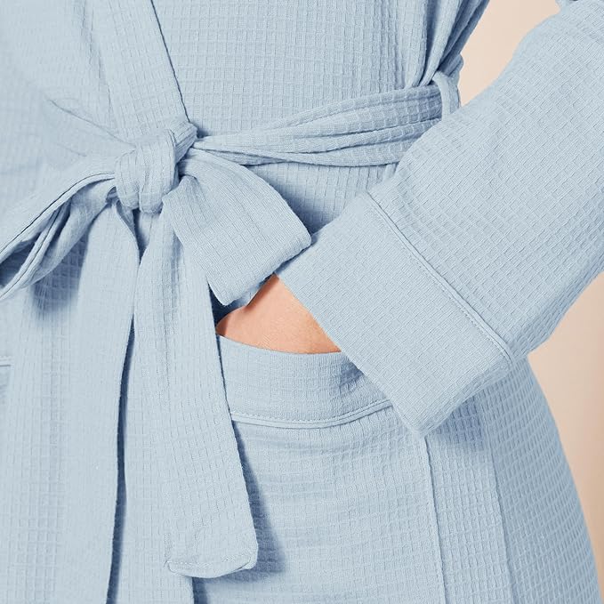 Amazon Essentials Women's Lightweight Waffle Mid-Length Robe (Available in Plus Size)