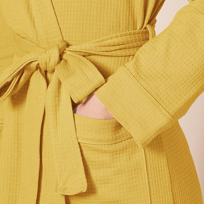 Amazon Essentials Women's Lightweight Waffle Mid-Length Robe (Available in Plus Size)