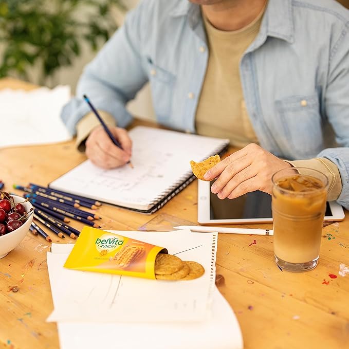 belVita Breakfast Bars Biscuits, Golden Oat, 30 Total Packs, 6 Boxes (4 Biscuits Per Pack)